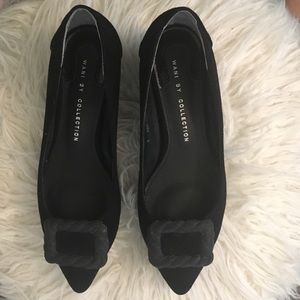 NWOT Suede kitten heel shoe